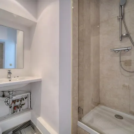Apartment Ref 1757 - Back Croisette - Sea View For Rent *